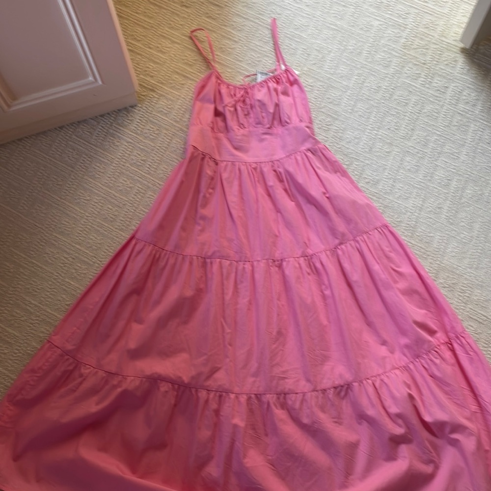 Summer maci dress spaghetti strips completely new with tags.
